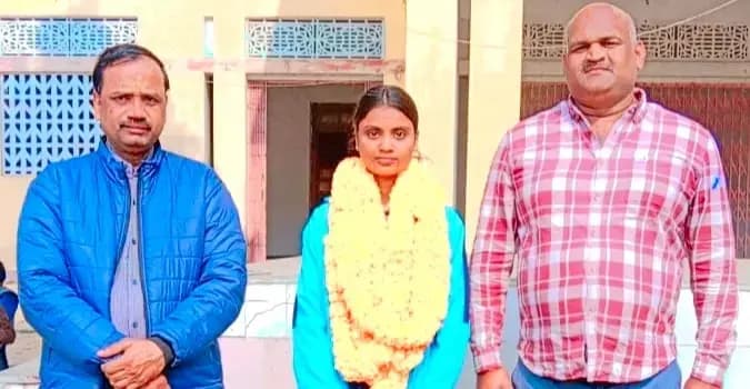 Chandauli News: राष्ट्रीय जूनियर वॉलीबॉल प्रतियोगिता में यूपी टीम का प्रतिनिधित्व कर बढ़ाया जिले का मान. 
