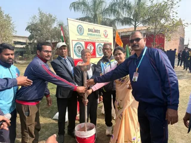 Chandauli News: डालिम्स सनबीम स्कूल में तीन दिवसीय अंतर विद्यालय खेल प्रतियोगिता का आयोजन.
