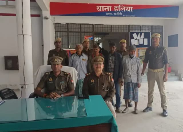 Chandauli News: पुलिस ने 10 गोवंश को तस्करों से कराया मुक्त, चार अंतर्राज्यीय तस्कर गिरफ्तार.
