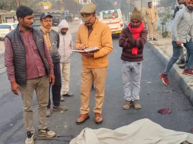 Sonbhadra News: लोढ़ी चौकी के होमगार्ड  की सड़क हादसे में मौत, रात्रि ड्यूटी पर चौकी में थे तैनात.