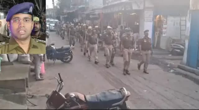 Sonbhadra News: होली-रमजान पर शांति के लिए पुलिस-सीआईएसएफ का मार्च, असामाजिक तत्वों को दी गई चेतावनी.
