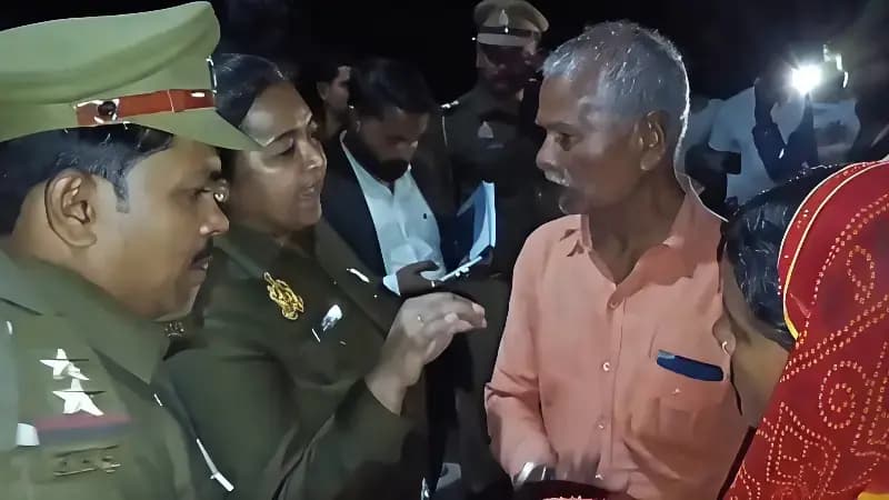 Chandauli News:खेलने के दौरान हुये हमले में बालक की मौत के बाद बवाल, ग्रामीणों ने रोका रास्ता.