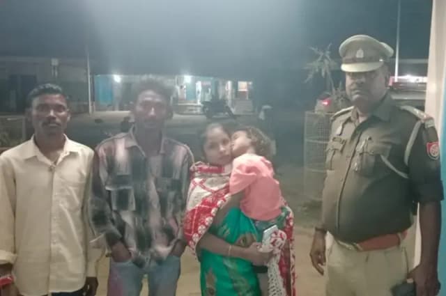 Sonbhadra News: 24 घंटे के भीतर गुमशुदा 4 वर्षीय बालिका सकुशल बरामद, पुलिस की त्वरित कार्रवाई की सराहना.
