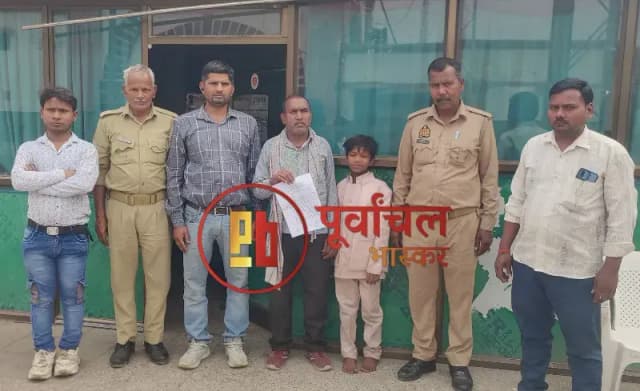 Chandauli News: डीडीयू जंक्शन पर 6 माह बाद कूड़ा बीनते मिला अपहृत नाबालिग, परिजनों को सौंपा गया नाबालिग.

