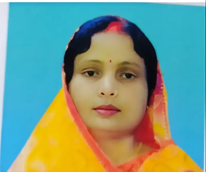 Chandauli News: कोरियर वाहन की चपेट में आई महिला, मौके पर मौत, मचा कोहराम.
