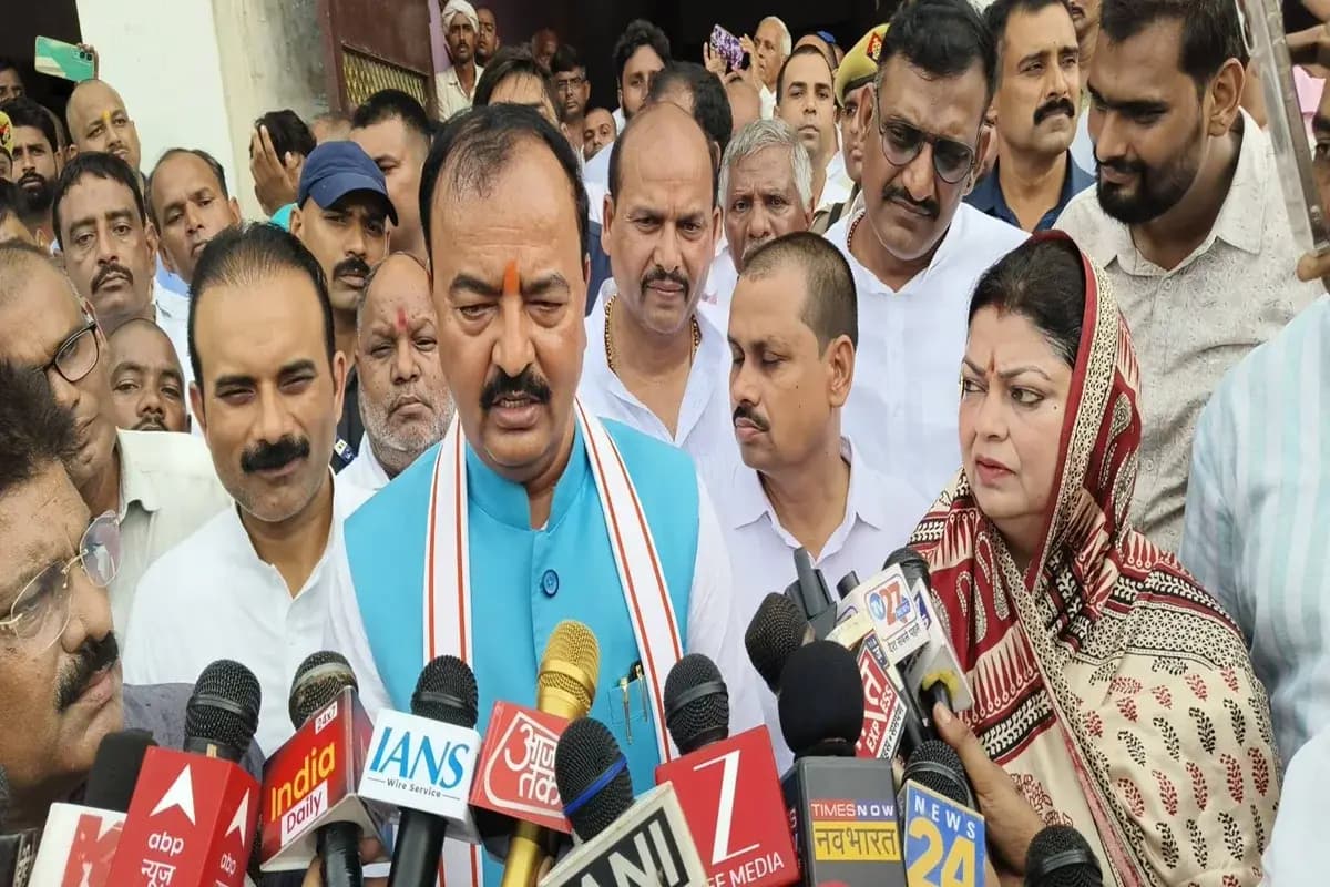 Chandauli News: डिप्टी सीएम का हमला, गैरजिम्मेदार नेता प्रतिपक्ष है राहुल गांधी, क्या बोलना है क्या नहीं, उनको नहीं पता.