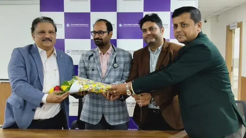 Chandauli News: विश्व कैंसर दिवस पर ClearMedi DMH हॉस्पिटल में कैंसर स्क्रीनिंग पैकेज लॉन्च.