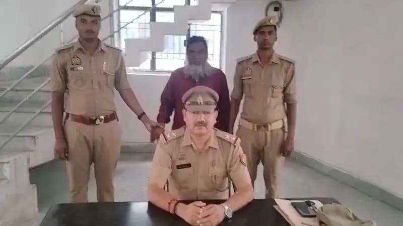 Chandauli News: 25 हजार रुपये का इनामी गोतस्कर इंदौर से गिरफ्तार, इलिया पुलिस को मिली सफलता.